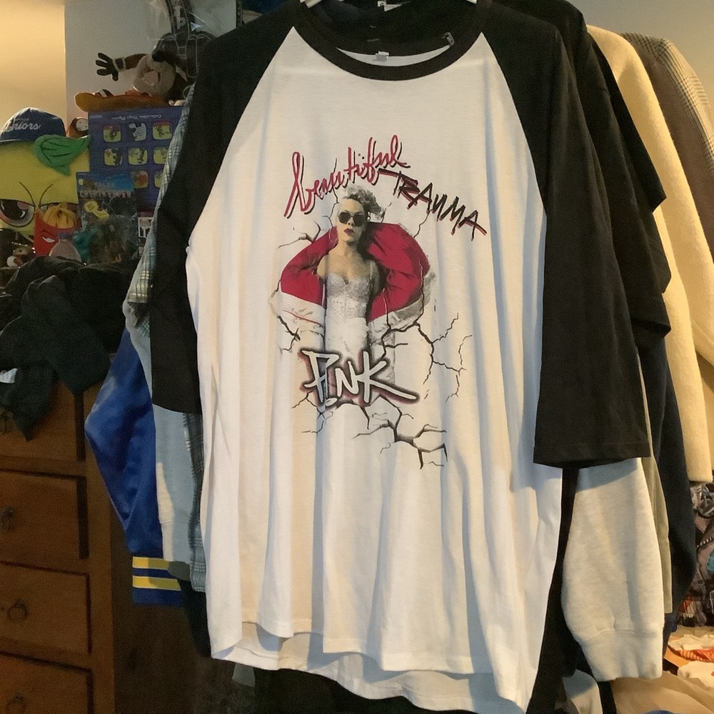 2018 PINK Beautiful Trauma Raglan T Shirt Size Xl Tour Rare